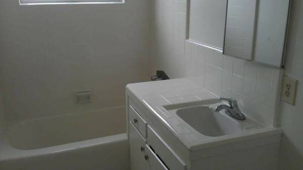 Bathroom Tile Reglazing